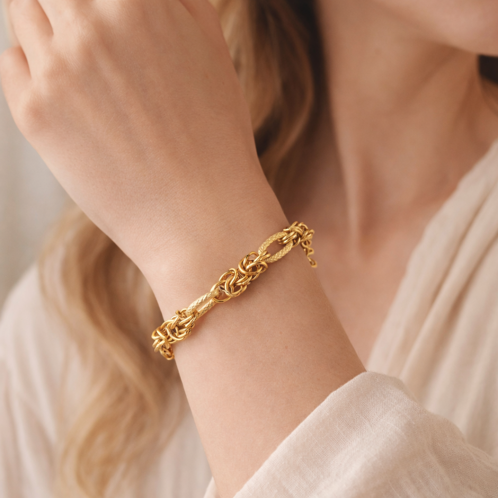 Lumière Knot Bracelet